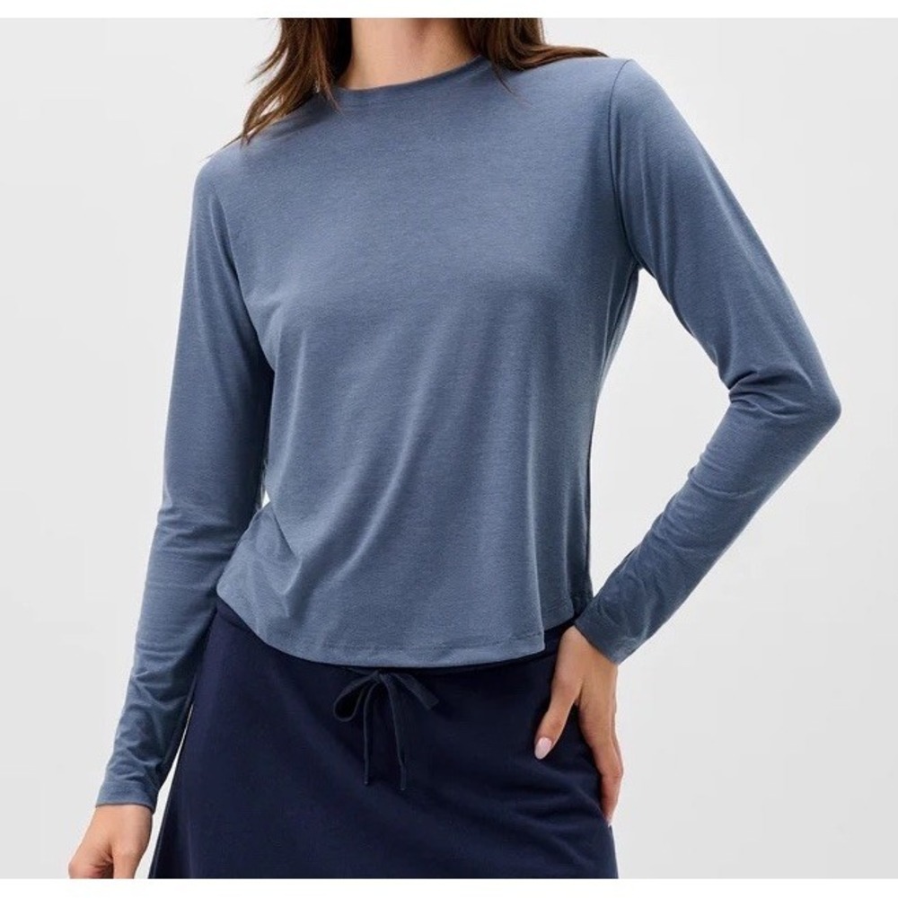 NWOT Women's Johnnie-O Course Performance Long‎ Sleeve T-Shirt Sea Blue Medium